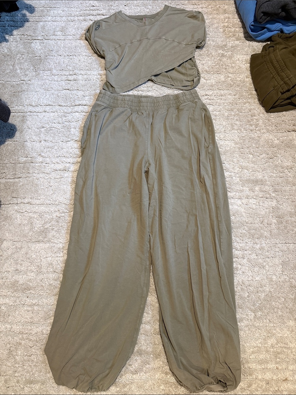 FP Movement Hot Shot Crossover set - Olive Green
